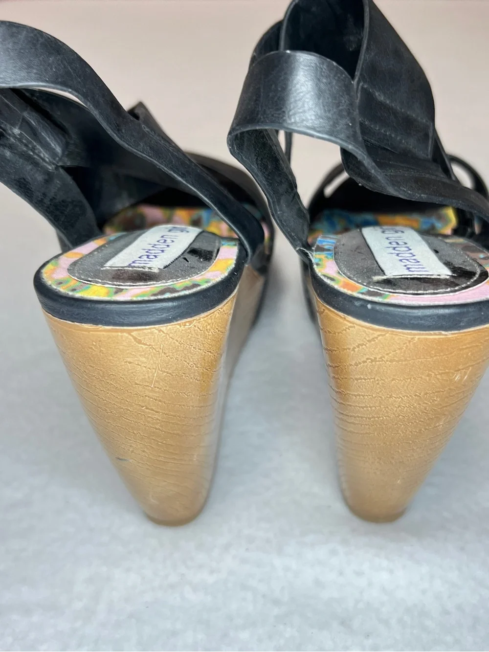 Y2K Madden Girl Black Crisscross Open Toe Elevated Wedge Sandals Slip On Design